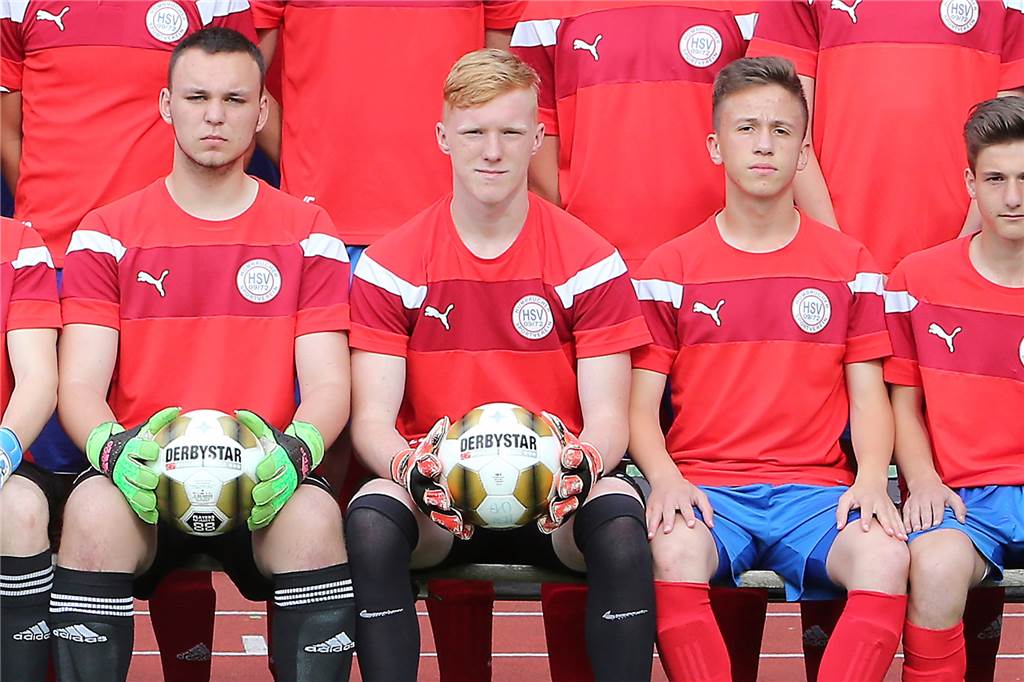 Das Dortmunder Kreisliga-A-Team der Hinrunde Teil 1: 4K und ein Blanco Maurice Klettke (Mitte) auf dem Mannschaftsfoto der Hombrucher U17 im Juli 2016.