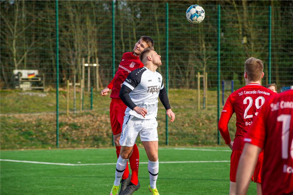 Flaesheim: Ein Spieler fehlt bis Herbst, ein Rückkehrer ist schon wieder weg Max Bontrup (rot) fehlt Concordia Flaesheim schon wieder.