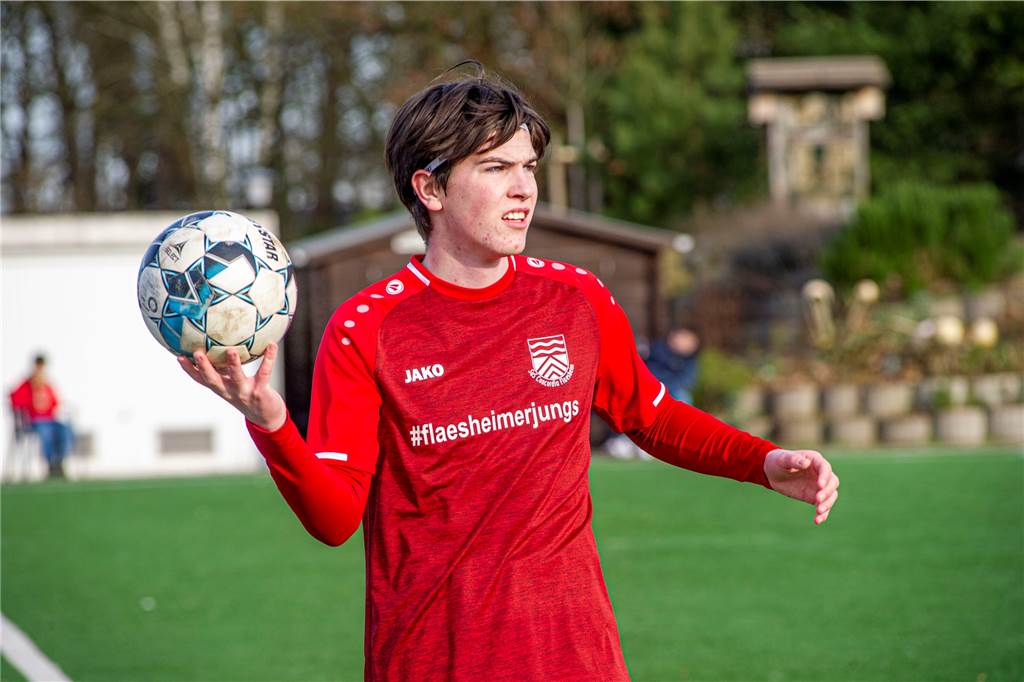 Flaesheimer Überflieger noch ohne Einsatz - ein anderes Talent nutzt seine Chance Max Henniges konnte sein Talent bei Concordia Flaesheim in dieser Saison noch nicht unter Beweis stellen.
