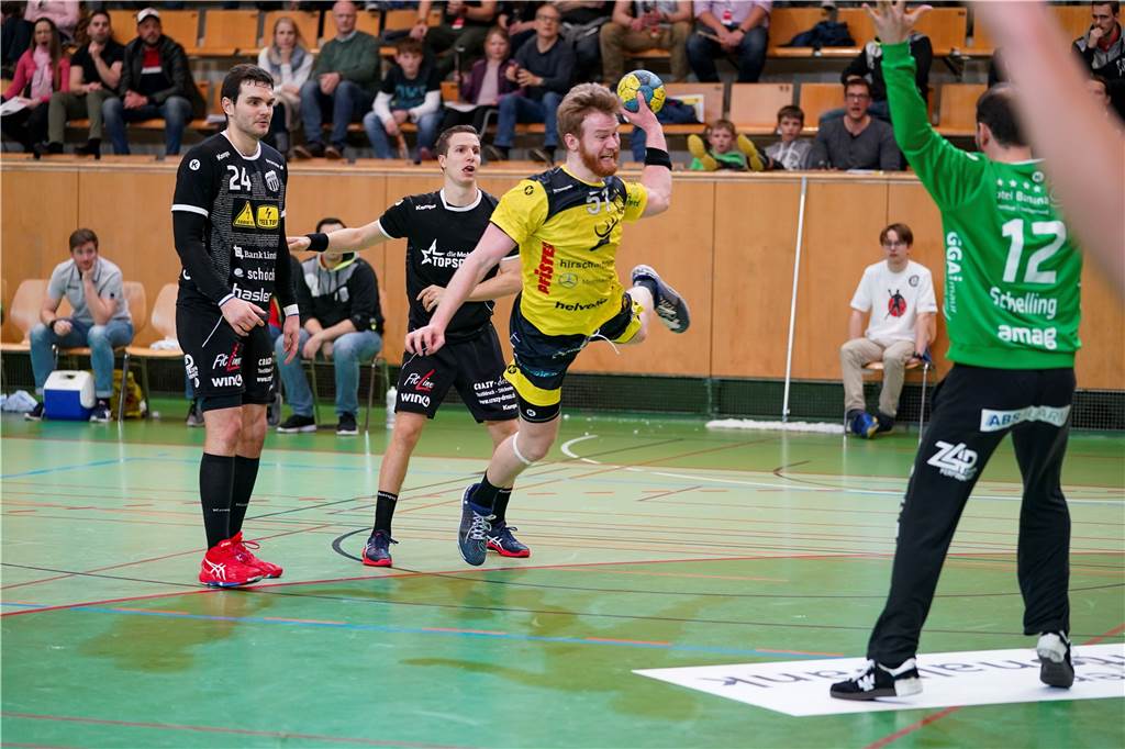 Handball-Profi trainiert SuS Olfen via Skype - und die Ruhr Nachrichten quälen sich mit Max Höning spielt mittlerweile in der Schweiz beim TSV St. Otmar St. Gallen.