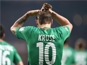 Max Kruse hat zum Trainingsauftakt vor dem Spiel in Ingolstadt individuell im Kraftraum trainiert. Foto: Carmen Jaspersen