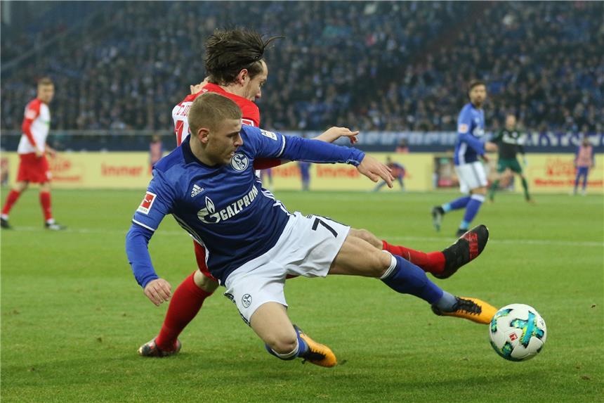 Schalke 04 verliert wohl den nächsten Leistungsträger Max Meyer steht bei Schalke vor dem Absprung.