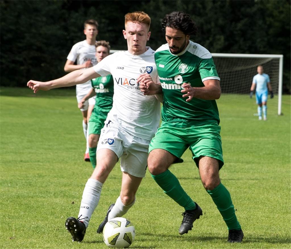 Nach unangenehmer Verletzung: Halterner (21) hofft auf Ende von langer Leidenszeit Max Michalak spielt auch in der kommenden Saison für den TuS Haltern am See.