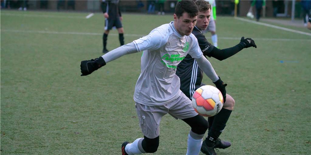 Halterner Traum-11: Max Ninnemann stellt sein „Mini-Me“ und einen Dauerläufer auf Max Ninnemann, Ex-Spieler des SV Bossendorf und des TuS Haltern am See, wählt viele ehemalige Teamkollegen für seine Traum-Elf, aber auch Spieler, die er nur als Gegner kennt.