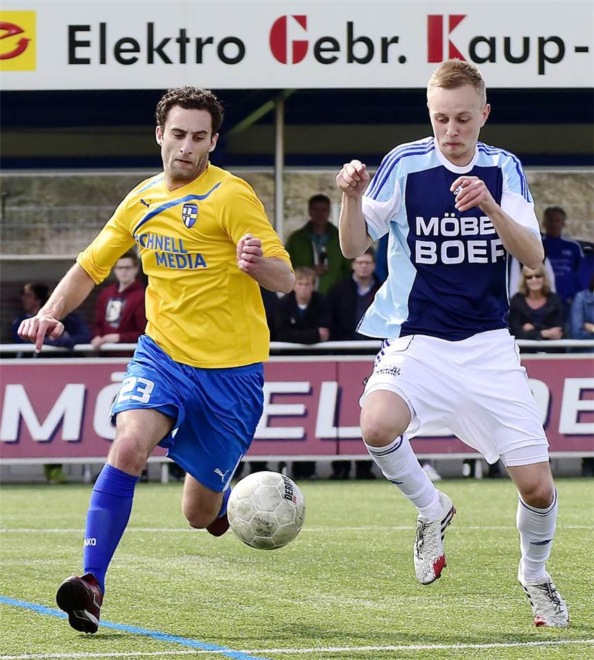 SpVgg-Stürmer sorgen für neuen Rekord Max Wenning (r.) und DJK Coesfeld konnten den Vorwärtsdrang von Christian Cicek (l.) und der SpVgg Vreden auch nicht annähernd stoppen.
