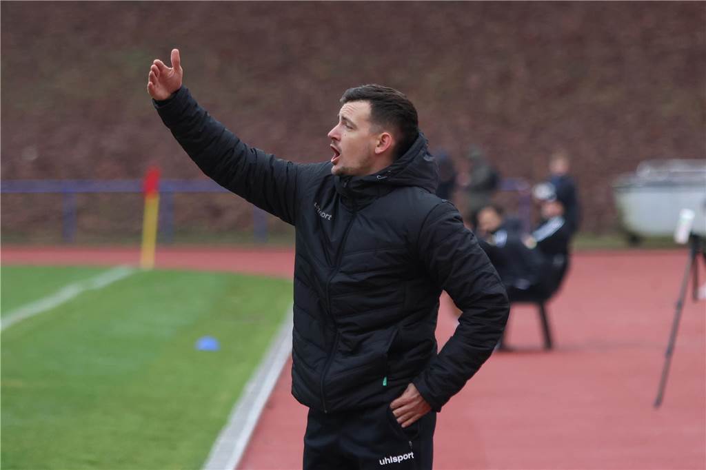 Türkspor taumelt dem Regionalliga-Abstieg entgegen: „Kollektiv-Versagen als Gruppe“ Maximilian Borchmann ging mit seinem Team hart ins Gericht: „Nichts hat geklappt.“