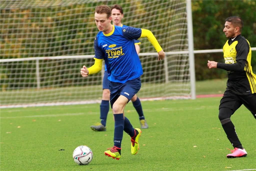 Sofort! Spieler des SV Herbern wechselt zum Werner SC - und erklärt seine Gründe für den Wechsel Maximilian Drews (l.), hier noch im Trikot des SV Herbern, wird, sobald wieder gespielt wird, die Farben des Werner SC tragen.