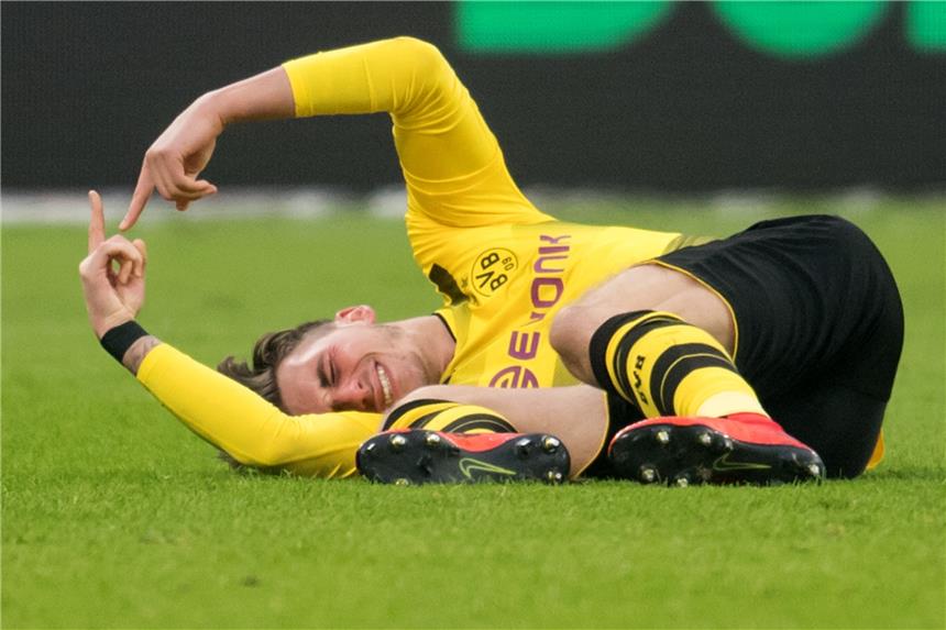 Verdacht auf Kreuzbandriss bei Maximilian Philipp Maximilian Philipp droht eine lange Pause.