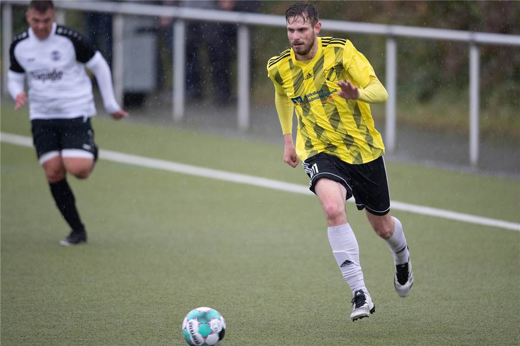 Oberliga oder Westfalenliga? Marcel Müller entscheidet sich für die A-Liga und Westfalia Vinnum Maximilian Stasch und Marcel Müller sind schon lange miteinander befreundet.