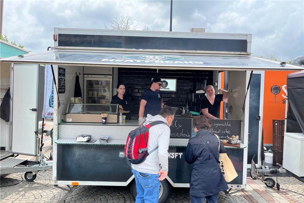„Meatfreaks“ aus Greven im Münsterland bieten verschiedene Sandwiches mit - Überraschung - Rib-Eye-Steaks.