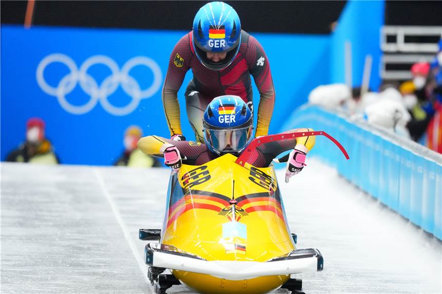 Laura Nolte zeigt es der Welt und ist im Zweierbob bei Olympia auf Goldkurs Medaillenhoffnung: Laura Nolte startet bei den Olympischen Spielen in Peking.