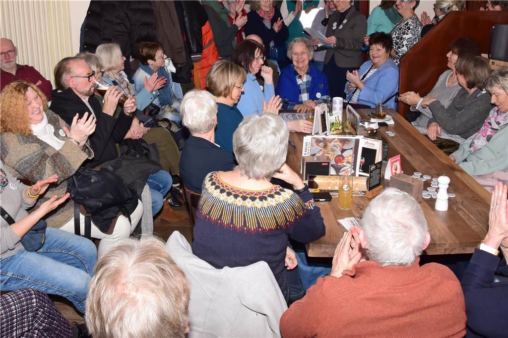 „Omas gegen Rechts“ in Haltern: enormer Zulauf bei Ortsgruppengründung "Omas gegen Rechts" gründen sich in Haltern