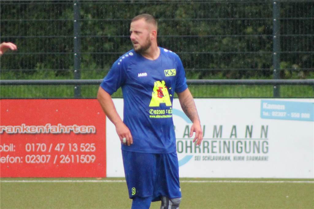 Comeback nach Horror-Verletzung: KSC-Kapitän kämpft sich zurück Nico Lenz im Trikot des Kamener SC
