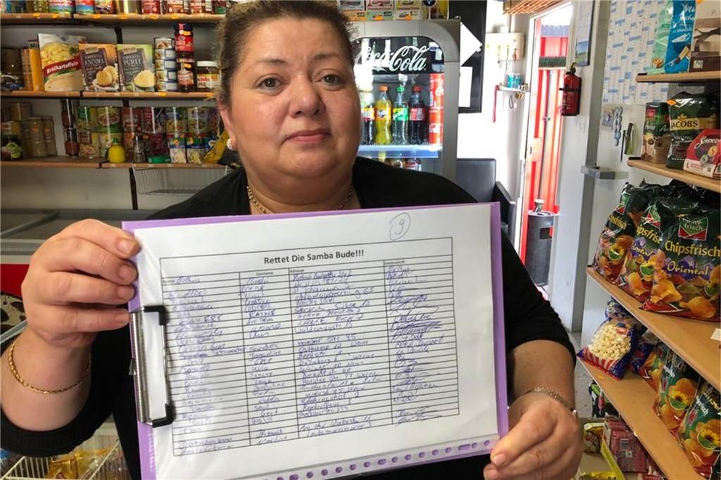 „Dann ist es vorbei mit der Samba-Bude“: Traditions-Kiosk in Werne vor dem Aus Mehr als 300 Unterschriften hat das Ehepaar Irmak gesammelt. Viele Kunden möchten damit ein Zeichen setzen für den Erhalt der Samba-Bude.