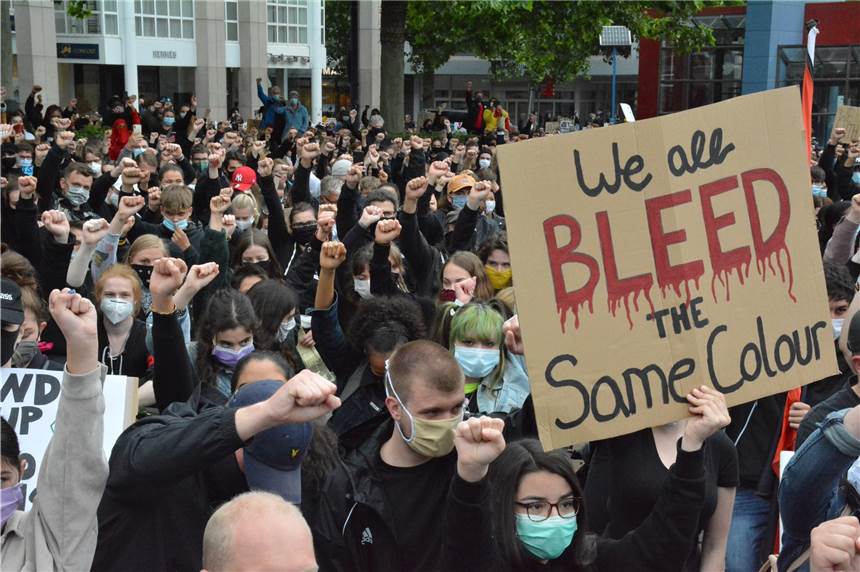 „Verbieten! Auflösen!“: Debatte um Verstöße gegen Corona-Regeln bei Demo Anti-Rassismus-Demo in Dortmund.