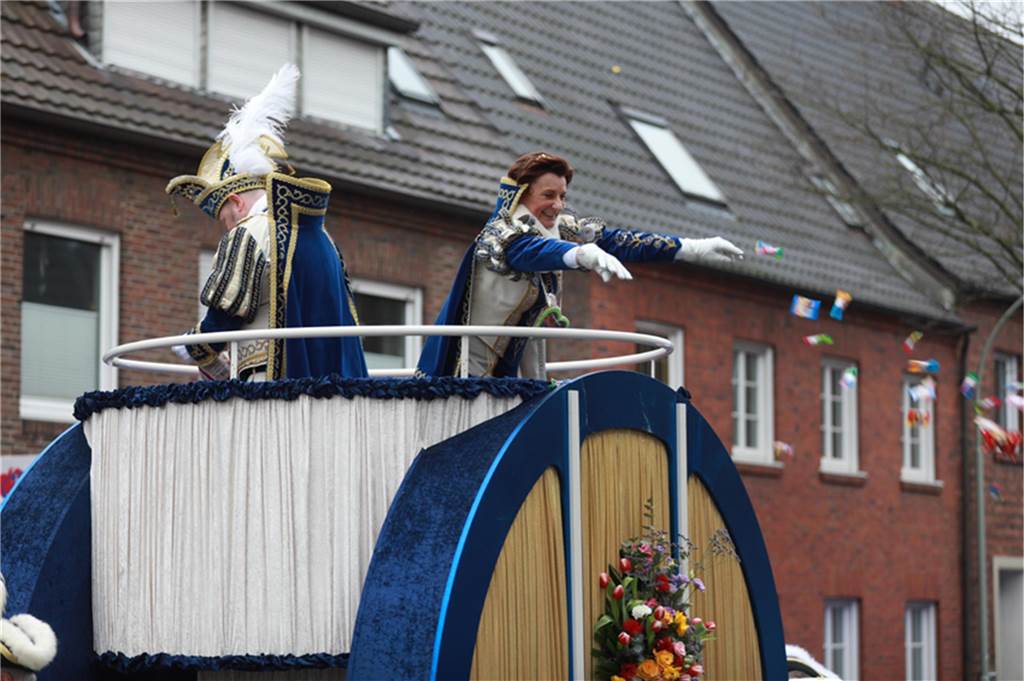 Mehr als 60 Wagen und Fußgruppen zogen durch Stadtlohn.