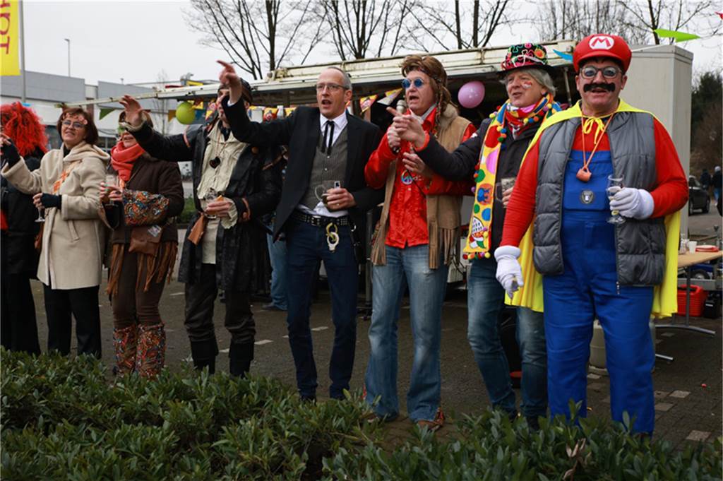 Mehr als 60 Wagen und Fußgruppen zogen durch Stadtlohn.