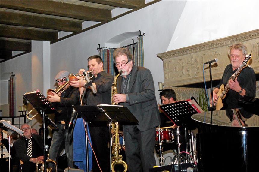 Neues Format von „Jazzy Christmas“ kommt gut an Mehr als nur ein Lückenbüßer für „Rod Masons Hot Five“: die „Climax Band Cologne“, die beim ersten Jazzy-Christmas-Gastspiel auf Anhieb überzeugte.