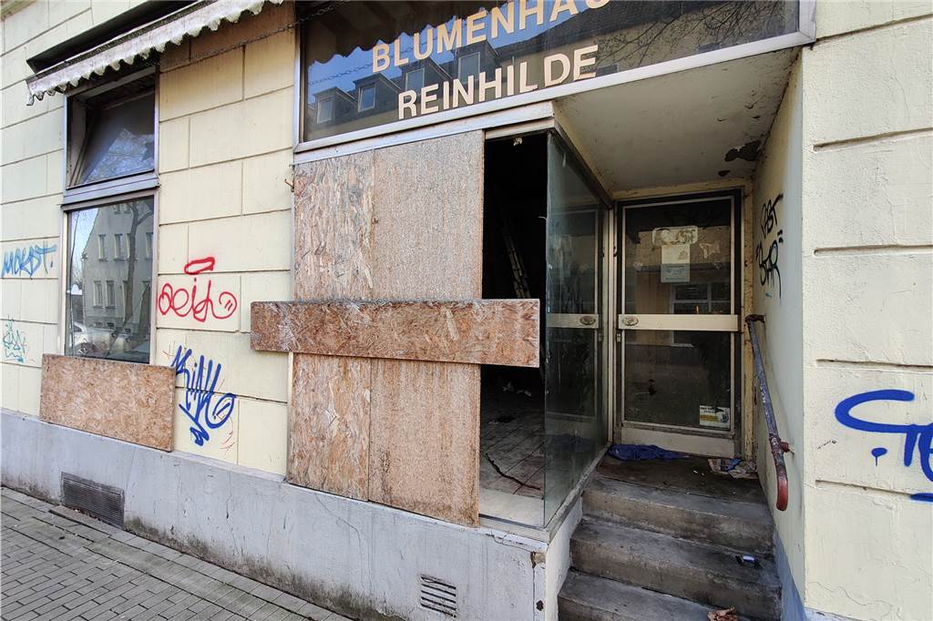 Mehr als zehn Ladenlokale entlang der Langen Straße stehen leer, einige davon schon seit Längerem.