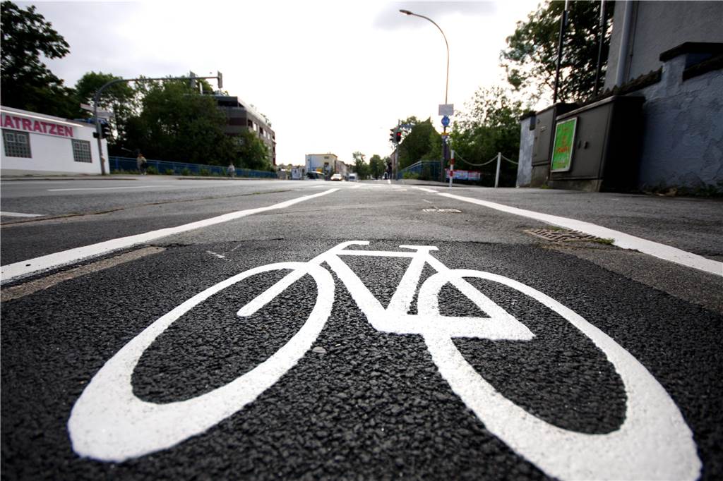 Neues Verkehrskonzept: Haben Fahrräder bald Vorrang vor Autos? Mehr Fahrradstreifen für Dortmund? Gut möglich.