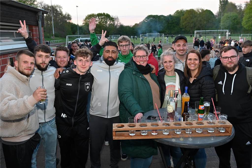 Mehrere hundert Besucherinnen und Besucher kamen zum Familien-Ostertreffen auf die Sportanlage Midlicher Kamp in Wulfen-Barkenberg.