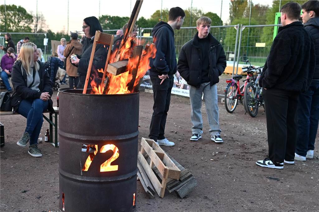 Mehrere hundert Besucherinnen und Besucher kamen zum Familien-Ostertreffen auf die Sportanlage Midlicher Kamp in Wulfen-Barkenberg.
