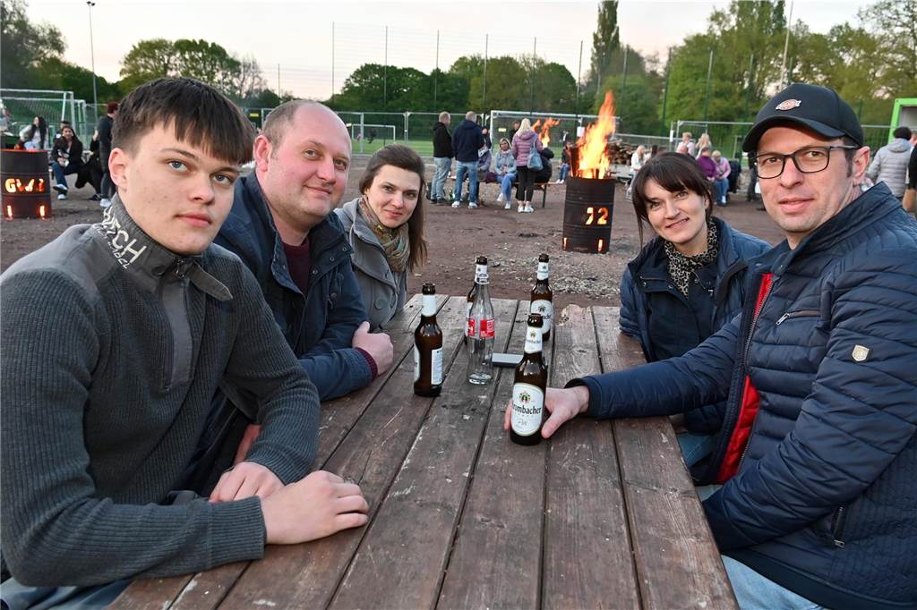 Mehrere hundert Besucherinnen und Besucher kamen zum Familien-Ostertreffen auf die Sportanlage Midlicher Kamp in Wulfen-Barkenberg.