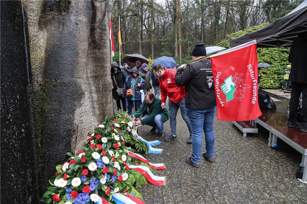 Mehrere Hundert Menschen gedachten in der Bittermark der Opfer des Nationalsozialismus.