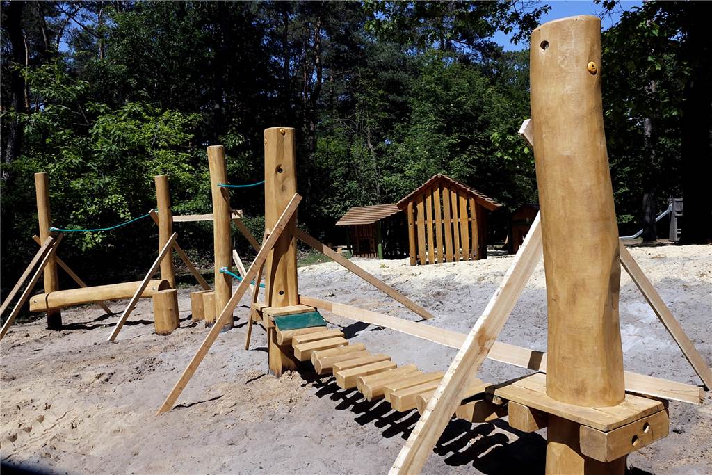 Waldspielplatz am Dachsberg wird erst Ende Mai wieder geöffnet Mehrere neue Spielgeräte werden aufgebaut.