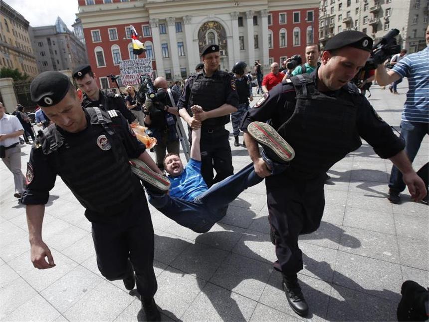 Homosexuellen-Aktivisten in Moskau festgenommen Mehrere Personen wurden festgenommen. Foto: Sergei Ilnitsky