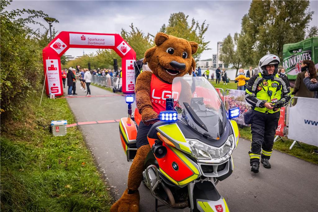 Mehrere Tausend Zuschauer feuerten die Läuferinnen und Läufer beim Sparkassen-Phoenix-Halbmarathon am 3. Oktober an.