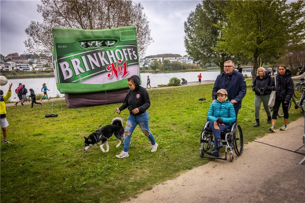 Mehrere Tausend Zuschauer feuerten die Läuferinnen und Läufer beim Sparkassen-Phoenix-Halbmarathon am 3. Oktober an.