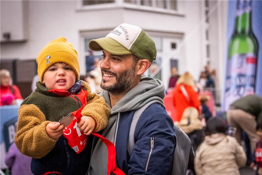 Mehrere Tausend Zuschauer feuerten die Läuferinnen und Läufer beim Sparkassen-Phoenix-Halbmarathon am 3. Oktober an.