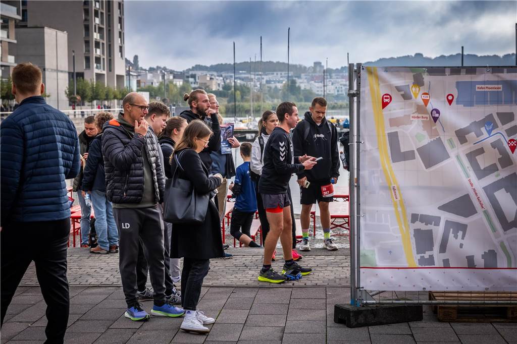 Mehrere Tausend Zuschauer feuerten die Läuferinnen und Läufer beim Sparkassen-Phoenix-Halbmarathon am 3. Oktober an.