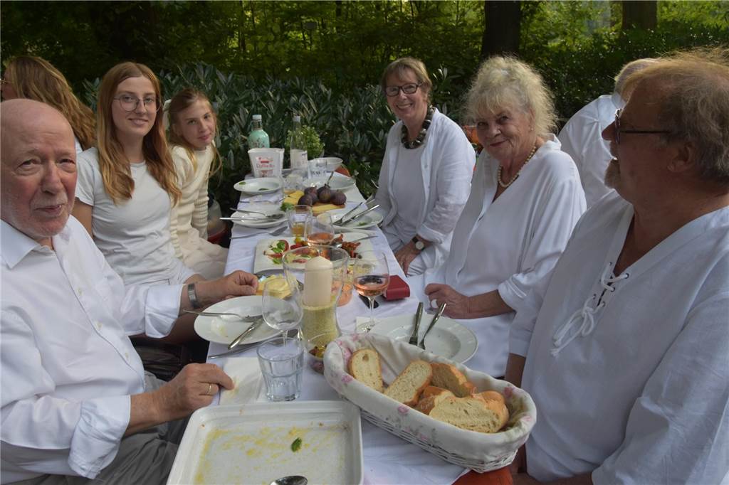 Mehrgenerationentisch der Familie Kuschke.