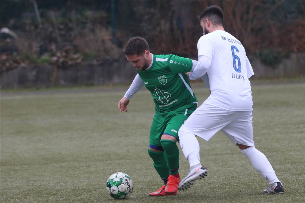 Routinier will beim PSV Bork positionsunabhängig wieder angreifen: „Keine halben Sachen machen“ Meist spielt Mathias Scherner (l.) links offensiv, versuchte sich aber nun auch in der Abwehr.
