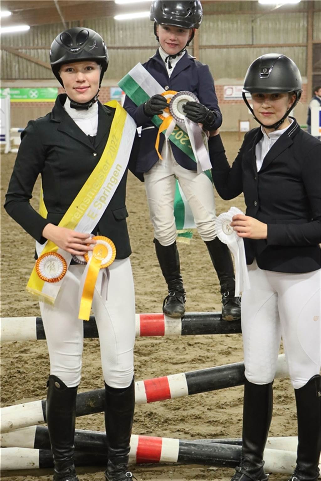Meister E Springen: v.li.: Marie Heyming (Vereinsmeisterin E-Springen, Silber St...