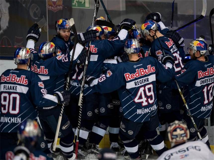 München erster DEL-Finalist - Nürnberg erzwingt Spiel sechs Meister EHC Red Bull München steht erneut im Finale. Foto: Sven Hoppe