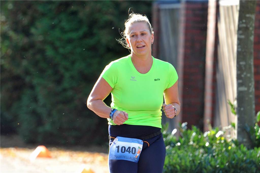 Tim Lammers siegt mit Abstand über 10 Kilometer: Beim Wottellauf „war die Hölle los“ Melanie Kottemölle vom Südlohner Lauftreff war die schnellste Frau über 10 Kilometer.