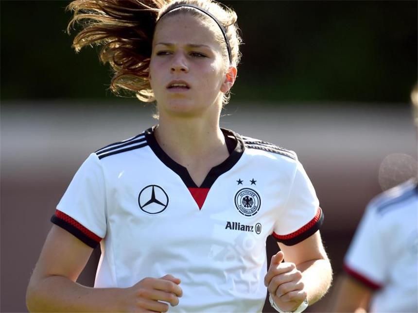 DFB-Frauen gegen Norwegen wohl ohne Leupolz Melanie Leupolz wird gegen Norwegen wahrscheinlich geschont. Foto: Carmen Jaspersen