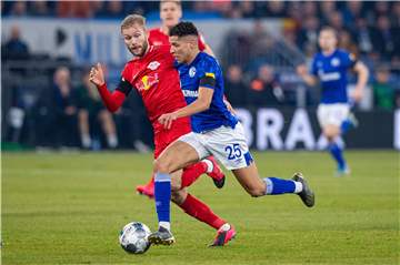 Meldete sich am Donnerstag zurück im Mannschaftstraining: Amine Harit (r.).