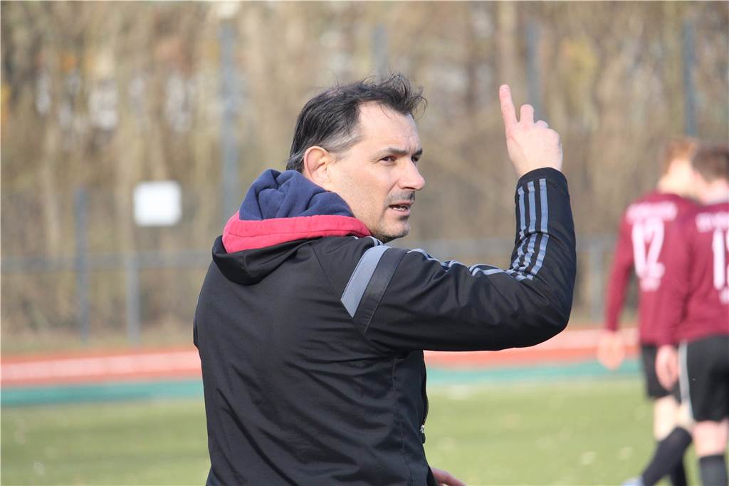SSV Mühlhausen reagiert auf Slupek-Schelte: „Hätten uns einen anderen Ton gewünscht“ Meldete sich jüngst mit einer Wutrede gegen das eigene Team zu Wort: SSV Mühlhausens U23-Trainer Marco Slupek.