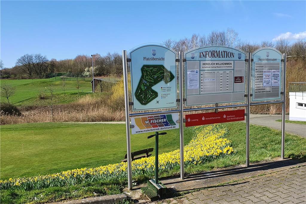 Als Nicht-Kontaktsportler: Golfer stehen in den Startlöchern Menschenleer ist wegen der Corona-Krise derzeit die Golfanlage des GC Castrop-Rauxel an der Dortmunder Straße in Frohlinde.