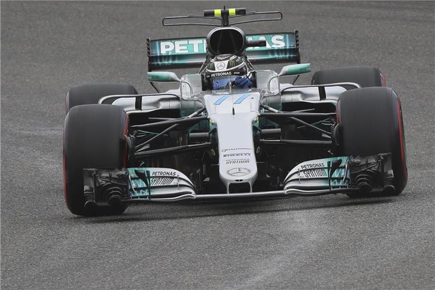 Hamilton in Mexiko Zweiter im Training, aber vor Vettel Mercedes-Fahrer Valtteri Bottas fuhr im ersten Training die schnellste Zeit. Foto: Eugene Hoshiko