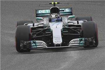 Mercedes-Fahrer Valtteri Bottas fuhr im ersten Training die schnellste Zeit. Foto: Eugene Hoshiko