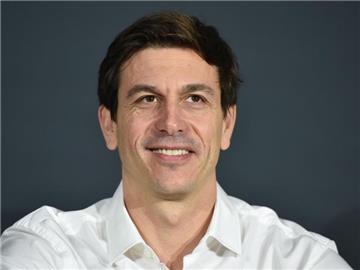 Mercedes-Motorsportchef Toto Wolff will einen fairen Wettkampf im WM-Endspurt zwischen seinen beiden Piloten. Foto: Uwe Anspach