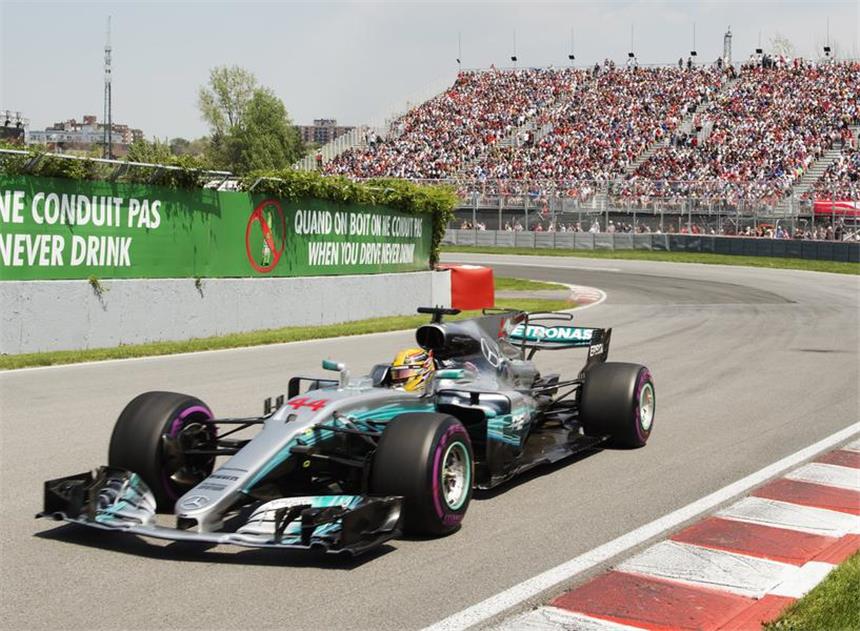 Hamilton siegt in Kanada - Vettel rettet Platz vier Mercedes-Pilot Lewis Hamilton hat den Großen Preis von Kanada gewonnen.