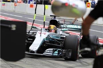 Mercedes-Pilot Lewis Hamilton sicherte sich in Suzuka die Pole Position. Foto: Eugene Hoshiko