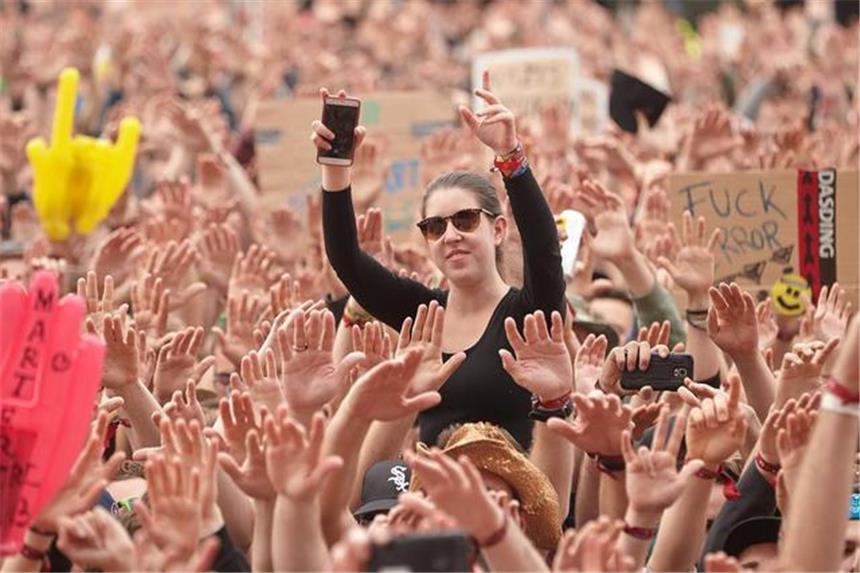 Junges Deutschland, was wählst du? Merle Sievers war bei Großveranstaltungen wie Rock am Ring (Foto) unterwegs und hat junge Wähler unter 30 Jahren zur Bundestagswahl befragt.