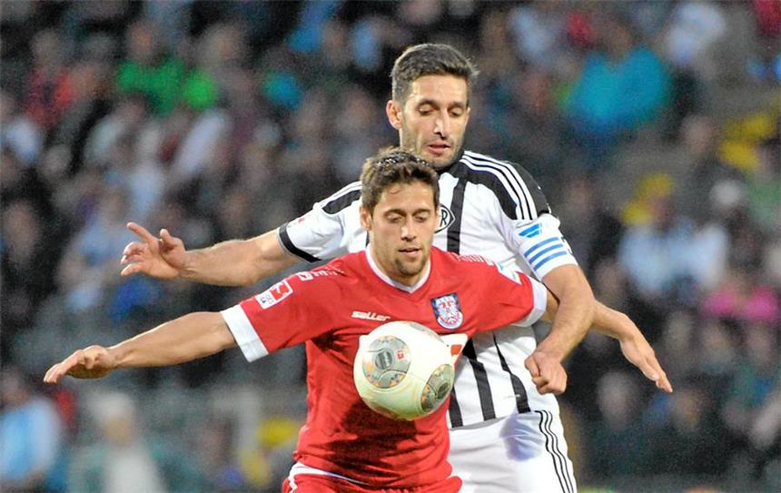 Ist der VfL im Vorteil ? Michael Görlitz (vorne) hat sich gegen den VfL entschieden und soll zum FC St. Pauli wechseln.